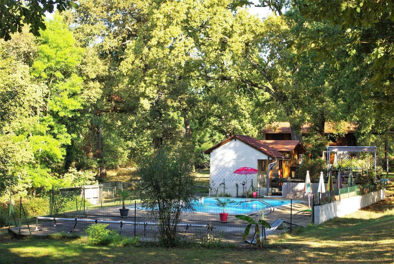 Les Chalets Du Gelat, Nature Et Calme Noaillan Buitenkant foto
