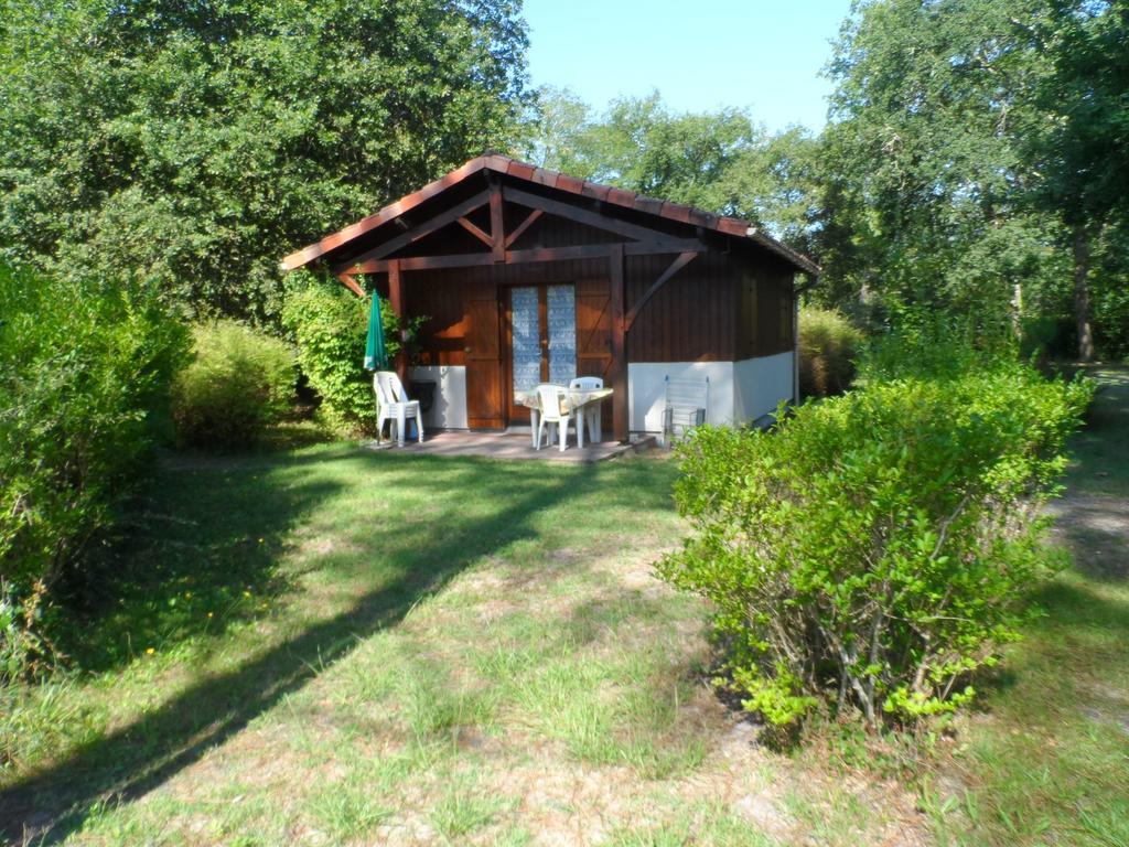 Les Chalets Du Gelat, Nature Et Calme Noaillan Buitenkant foto