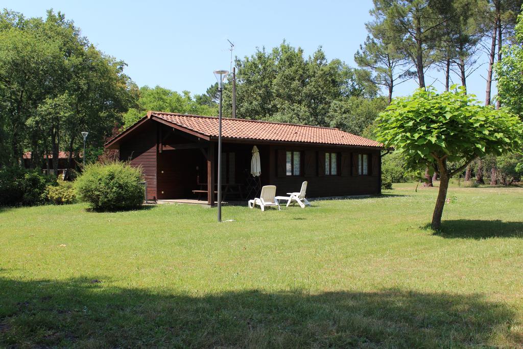 Les Chalets Du Gelat, Nature Et Calme Noaillan Buitenkant foto